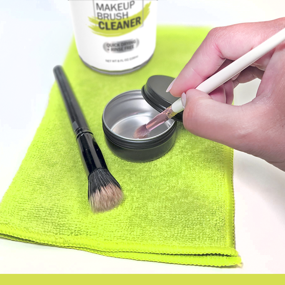 makeup brush cleaner, cinema secrets, makeup cleaning, makeup tool, makeup brush cleansing solution, makeup brushes, makeup artist, professional makeup, limpiador de brochas de maquillaje